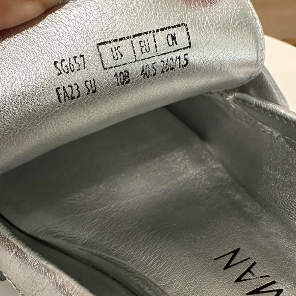 🌹STUART WEITZMAN🌹 Palmer Bold Loafer In Silver Size: 10B